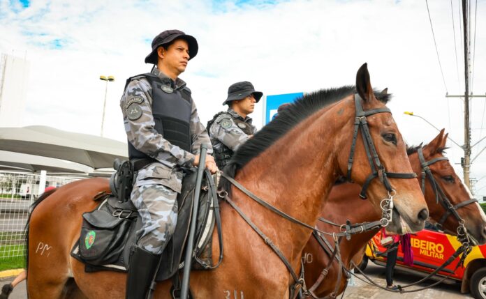 O governo de Goiás  reforça a segurança nas negociações com aumento de 40% no efetivo policial, resultando na queda de 46,7% nos roubos e 10,1% nos furtos durante a primeira semana de ações.