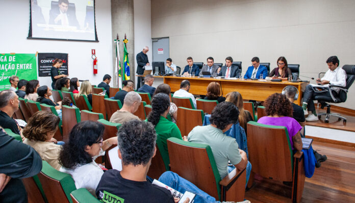 De acordo com os números apresentados pelo governo, o orçamento do Distrito Federal para 2025 está estimado em R$ 66,6 bilhões, sendo R$ 41,6 bilhões de recursos próprios e R$ 25 bilhões provenientes do Fundo Constitucional