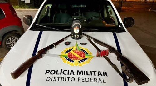 A ação foi resultado de um trabalho orientado por informações de inteligência, que indicaram a possível localização de armamento utilizado em disparos recentes na região.