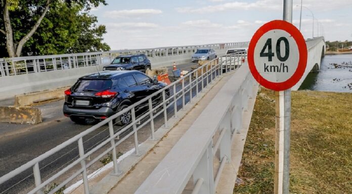 Ação do GDF vai instalar mais de 5 mil novas placas de trânsito em dezembro