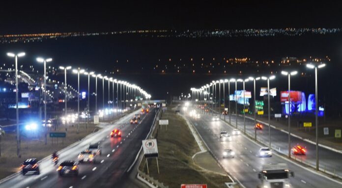 Força-tarefa intensifica manutenção da iluminação pública no Distrito Federal