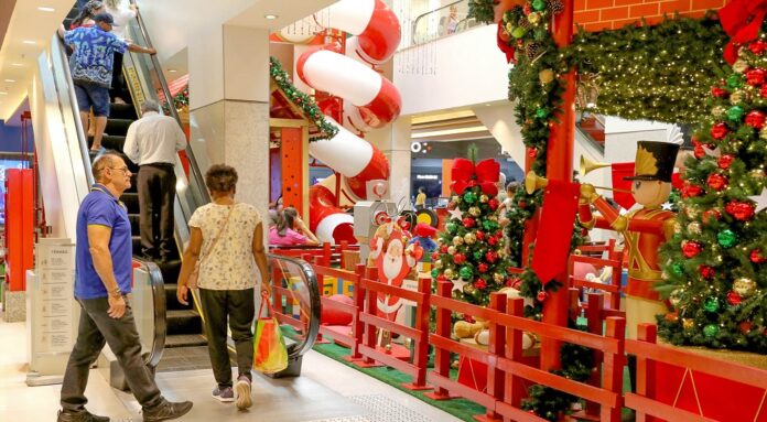Maioria dos brasilienses pretendem gastar até R$ 300 no Natal