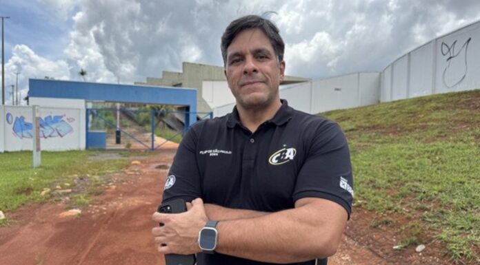 O presidente da FADF, anuncia a reabertura do Autódromo de Brasília, prevista para agosto, com competições como Fórmula 4 e Stock Car. A cidade também ganhará um kartódromo e retomará cursos de pilotagem após 11 anos.