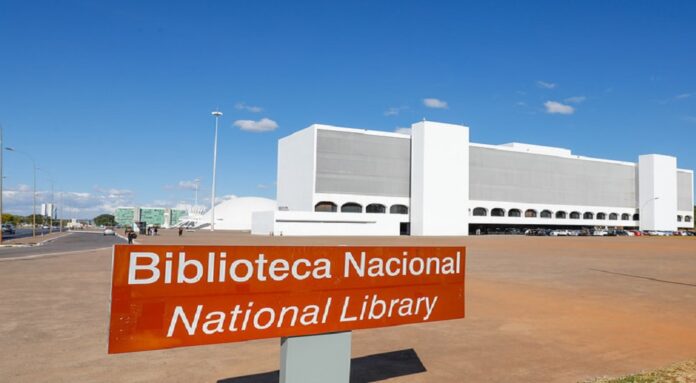 Biblioteca Nacional de Brasília oferece aula gratuita de samba para mulheres