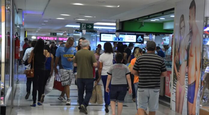 Dia das Mães 62% dos brasilienses vão gastar até R$ 300, diz pesquisa