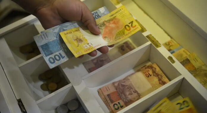Portabilidade de consignado para CLT entre bancos começa a valer