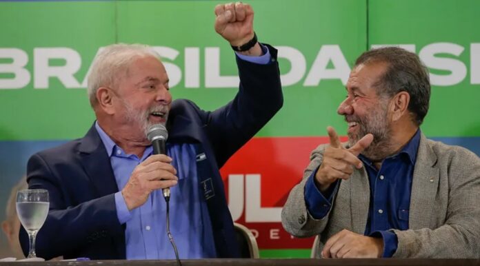 O que pode fazer um presidente com passado de corrupção? Nada. Para blindar Carlos Lupi, Lula mantém o Ministério da Previdência com o PDT e os R$ 6,3 bilhões roubados de aposentados serão pagos com impostos do povo brasileiro, mais uma vez roubado.