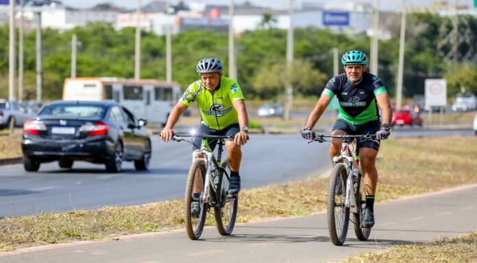 Com investimento em ciclovias e paraciclos, GDF reforça mobilidade sustentável no DF