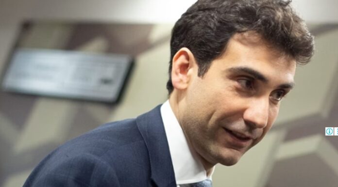 PT, que acusava Campos Neto de “sabotar” o governo com juros altos, agora engole o choro com Gabriel Galípolo, indicado por Lula, que elevou a Selic a 15%, mantendo a política restritiva do BC.