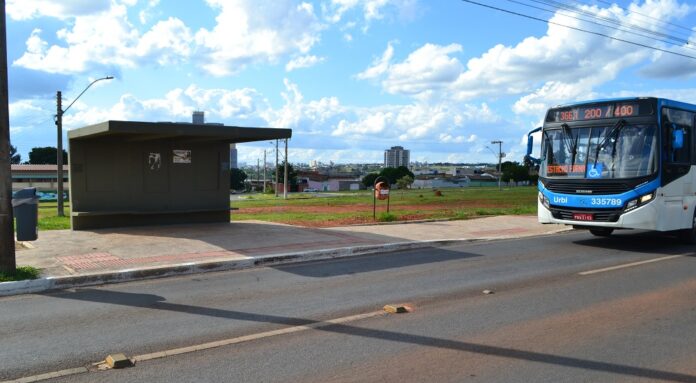 GDF vai construir mais três mil paradas de ônibus