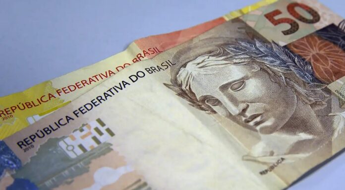 Caixa libera abono salarial para nascidos em setembro e outubro