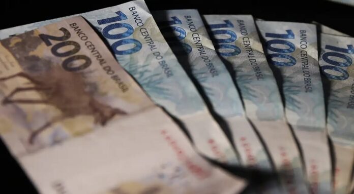 FGTS distribuirá quase R$ 13 bi do lucro de 2024