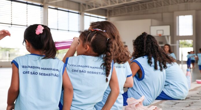 Famílias da rede pública serão beneficiadas com Cartão Uniforme Escolar