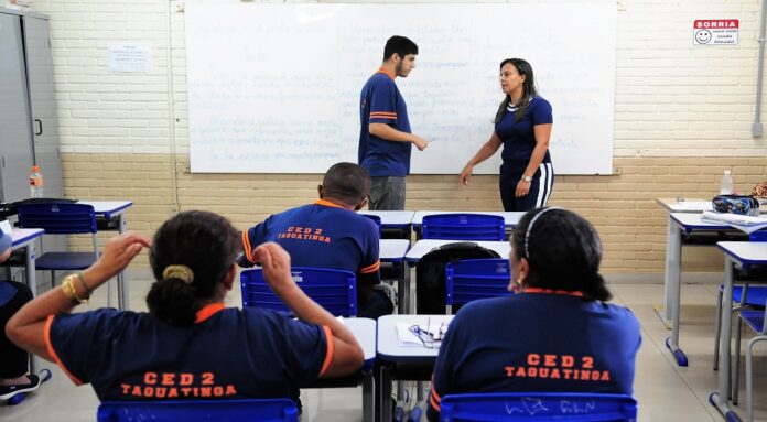 Inscrições para a Educação de Jovens e Adultos (EJA) seguem até 8 de julho