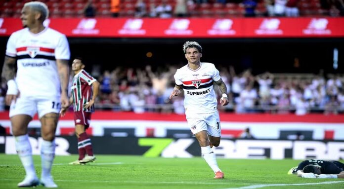 São Paulo domina e faz 3 a 1 contra o Fluminense