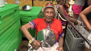 Zé Alberto, o “Leão Devorador”, fez tremer por 50 anos os terreiros juninos da ilha com sua voz poderosa e presença marcante, eternizando-se como um dos grandes nomes do bumba-meu-boi de São Luís.