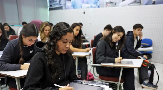 Fies 2025 divulgada lista de espera do segundo semestre