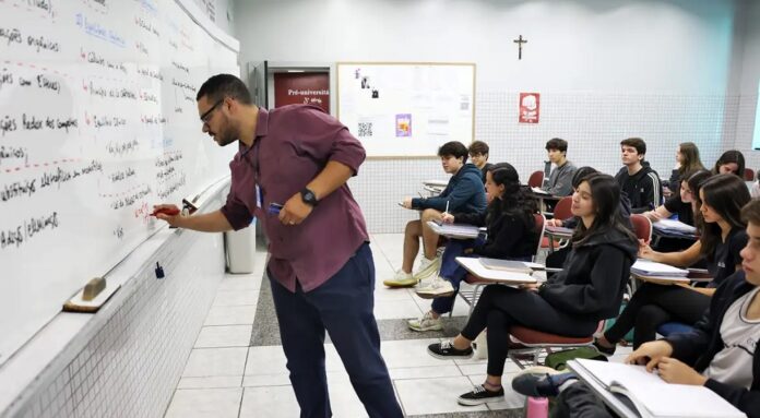 Pré-selecionados no Fies 2025 devem completar cadastro hoje