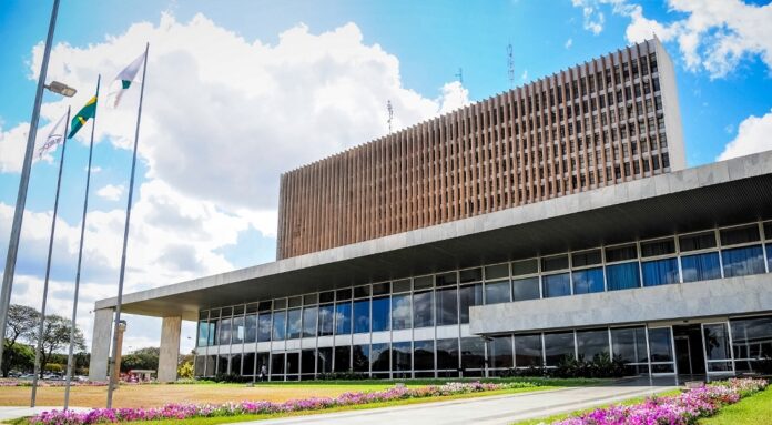 Nova versão do aplicativo eGDF oferece 49 serviços ao cidadão