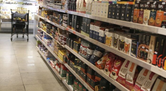Preço da cesta básica cai em 24 capitais em agosto