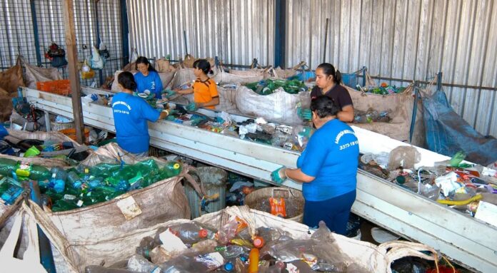 Produção de plástico reciclado no Brasil cresceu 8% em 2024