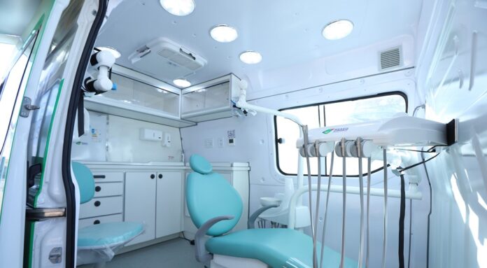 Saúde pública recebe unidades odontológicas móveis para áreas rurais