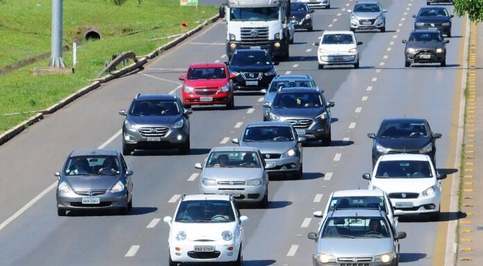 Veículos de transporte por aplicativos do DF terão selo eletrônico de identificação em QR Code