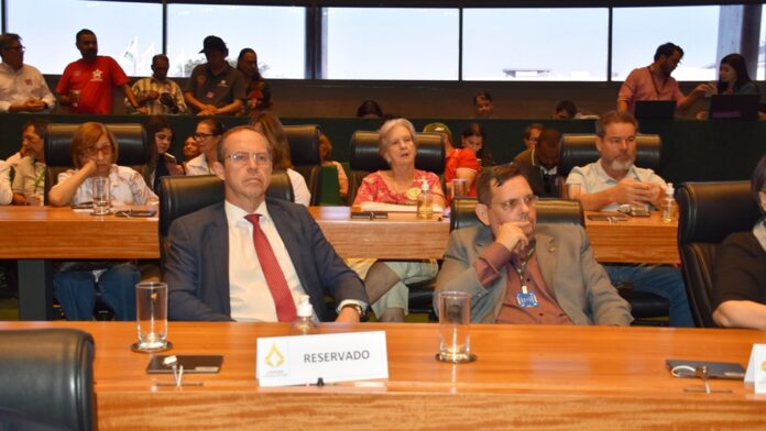 Ignorado pelo PT na CLDF, Ricardo Cappelli (PSB) ficou sem voz na reunião do Novo PAC com Rui Costa, revelando a rejeição petista e a disputa interna da esquerda no DF.