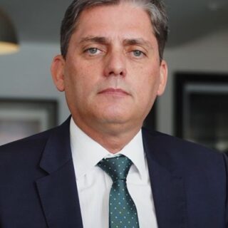 Everardo  Gueiros