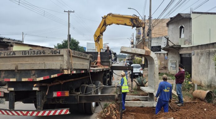Novos abrigos de ônibus ampliam conforto e segurança de passageiros do DF