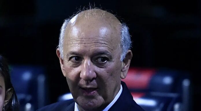 Políticos condenados por corrupção e considerados “ficha suja”, como o ex-governador do DF José Roberto Arruda, podem ser beneficiados com a mutilação da Lei da Ficha Limpa, símbolo histórico do combate à corrupção.