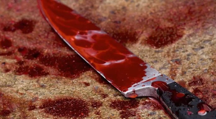A imagem da faca suja de sangue simboliza a brutalidade do crime em Taguatinga. Kerlyson Ribeiro Costa foi condenado a 18 anos e nove meses de prisão por matar Marcionilio Vieira por uma dívida de apenas R$ 50.