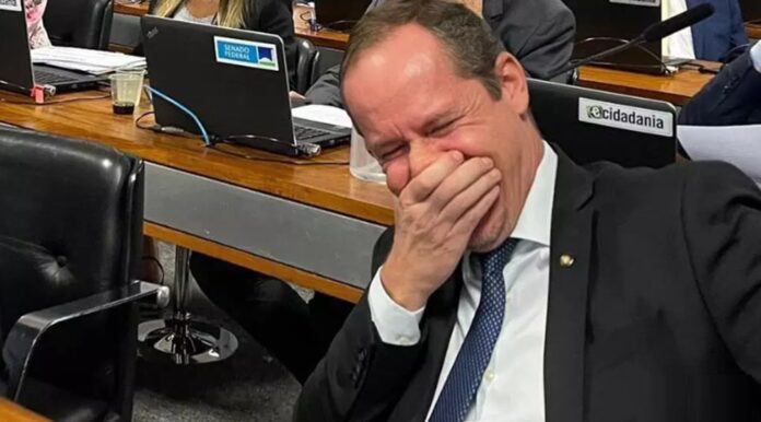 A farra de Ricardo Cappelli com dinheiro público na ABDI virou motor de sua campanha e arma para difamar adversários no DF. Órgãos de controle como CGU, TCU e Senado investigam o uso político e abusivo da estrutura oficial. Até Geraldo Alckmin entrou no rolo.