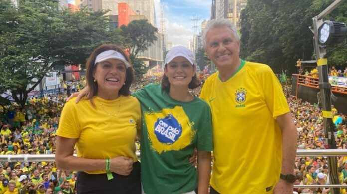 Caiado desponta como nova força da direita para 2026 e pode formar dupla com Michelle Bolsonaro, unindo conservadores, bolsonaristas e centro em uma chapa que ganha força no novo cenário político nacional.
