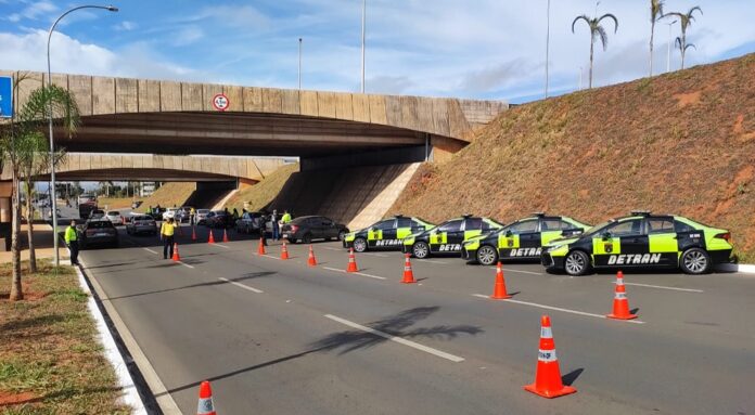 Detran-DF começa operação Boas Festas