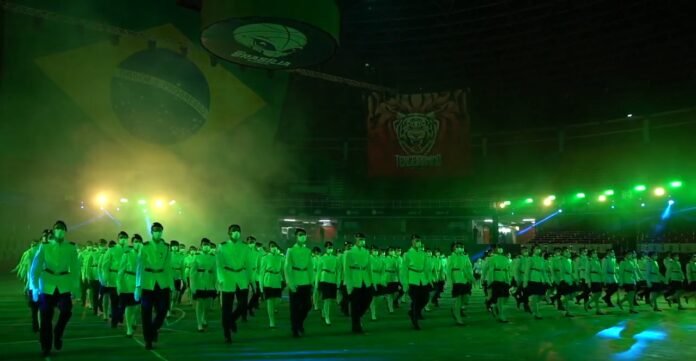 Dom Pedro II celebra formandos e honra pioneiro do salvamento aquático