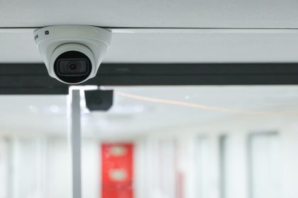 GDF-sanciona-lei-sobre-uso-de-cameras-em-escolas-publicas-420x280