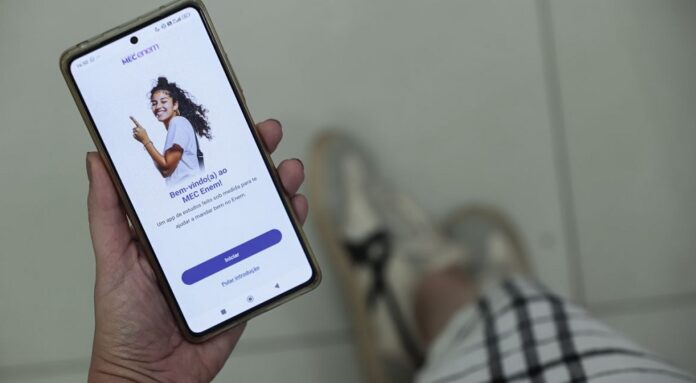 Participantes do Enem podem estudar por aplicativo do MEC