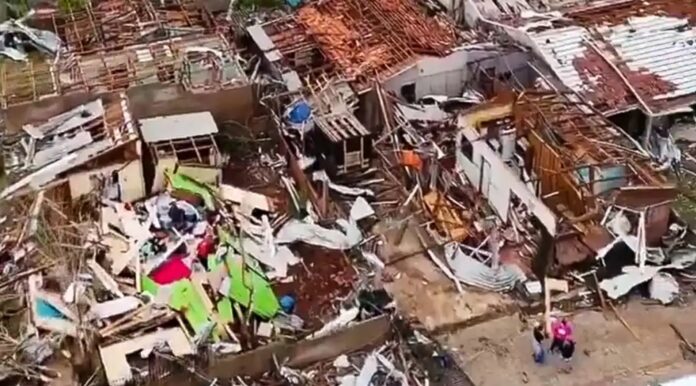 Tornado EF3 devasta Rio Bonito do Iguaçu (PR): 6 mortos, 750 feridos, 1.000 desalojados e cidade sem luz, água ou alimentos. Luto oficial de 3 dias. Hospital de campanha montado. Há suspeita de vítimas sob escombros.