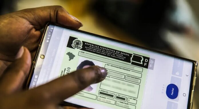 Contran aprova resolução que retira exigência de autoescola para CNH