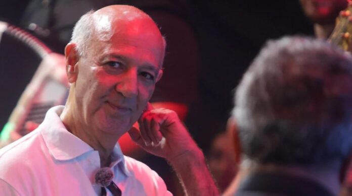 O ato de filiação do inelegível Arruda escancarou a crise no PSD-DF. A presença de Gilberto Kassab, presidente nacional da sigla, longe de unir, provocou o esvaziamento do partido no Distrito Federal.