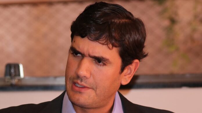 Deputado federal Rafael Prudente (MDB-DF) disse ao Radar DF nesta quarta (03): “Celina Leão está imbatível para 2026. Nenhum adversário anunciado até agora, vence no 1º ou 2º turno. Nosso grupo é sólido, as obras falam e as pesquisas confirmam