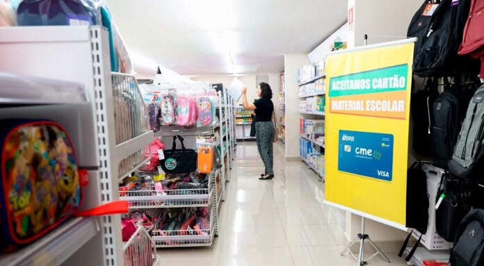 Aberto edital de credenciamento de papelarias no Cartão Material Escolar 2026