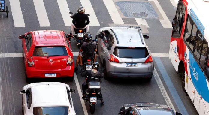 Regras para ciclomotores começam a valer nesta quinta