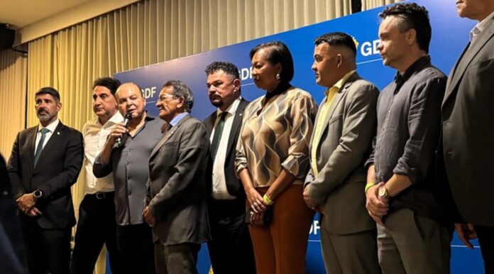 Com decreto publicado no DODF, Ibaneis Rocha regulamenta lei histórica e garante critérios para contratação de mídias comunitárias e digitais no DF e Entorno, fortalecendo o jornalismo local, gerando empregos e ampliando a democratização da comunicação.