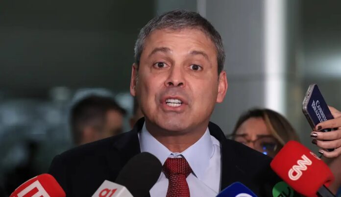 Governo deve enviar projeto para acabar com escala 6x1