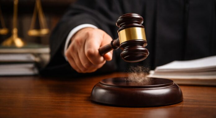 Decisão do juiz Daniel Eduardo Branco Carnacchioni que barra o uso de terrenos para reforçar o Banco de Brasília, levanta críticas da Procuradoria-Geral do GDF: 