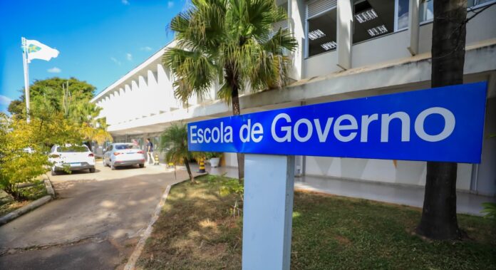 Escola de Governo tem vagas abertas em cursos gratuitos para servidores