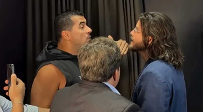 No BSB Fight 4, em Planaltina, Luiz Miranda e Marco Vicenzo encenaram uma falsa briga de bate-boca: xingamentos no palco, câmeras ligadas e, no final, abraços e sorrisos. Um teatro de enganação que subestima a inteligência do eleitor do DF.