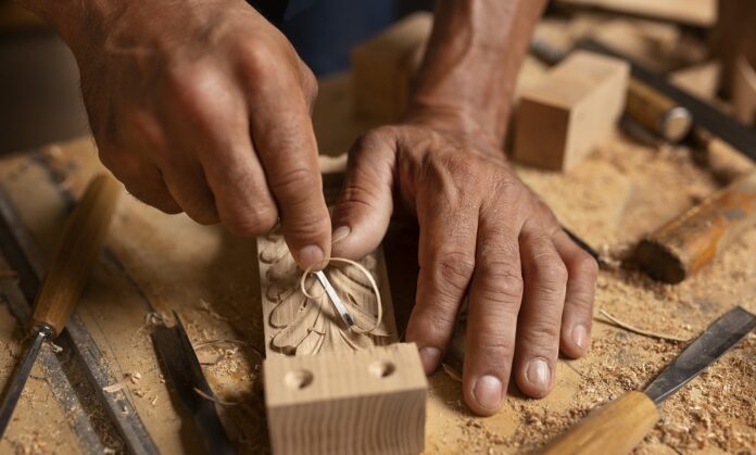 Inscrições para curso com madeira e plástico no DF estão abertas